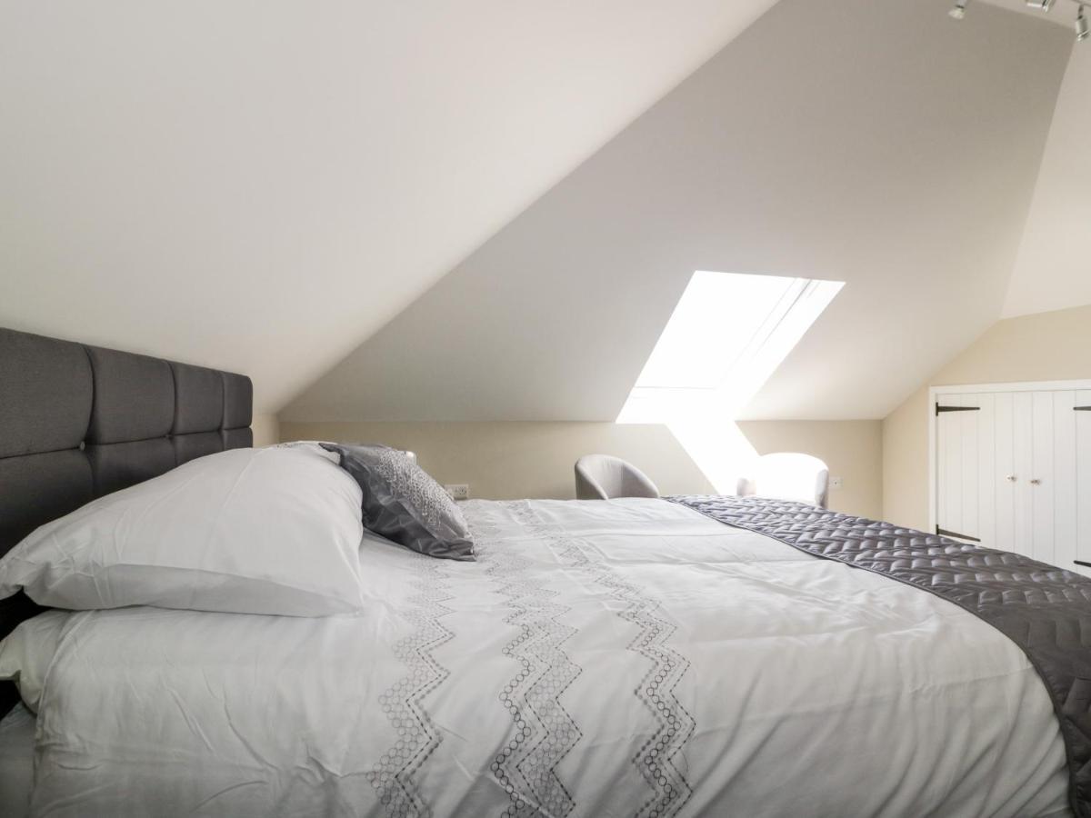 The Hayloft Villa โบดมิน ภายนอก รูปภาพ